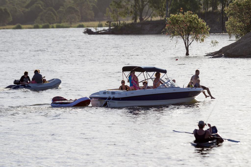 Nrma Lake Somerset Holiday Park Kilcoy Dış mekan fotoğraf