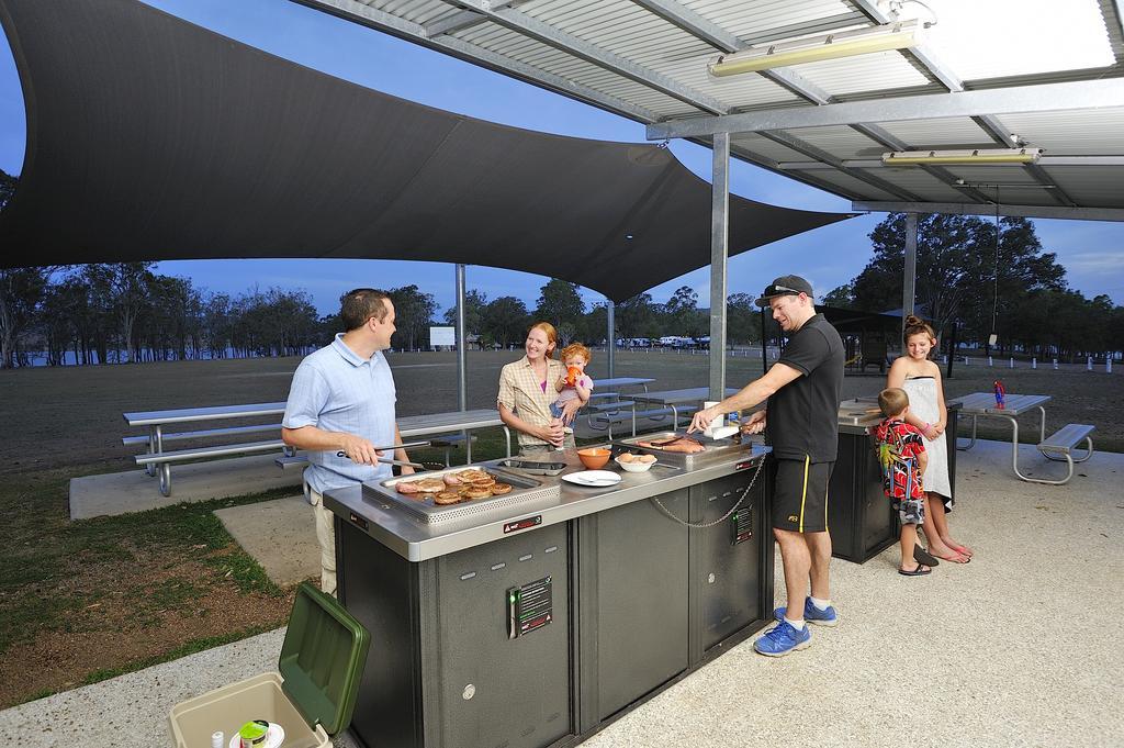 Nrma Lake Somerset Holiday Park Kilcoy Dış mekan fotoğraf